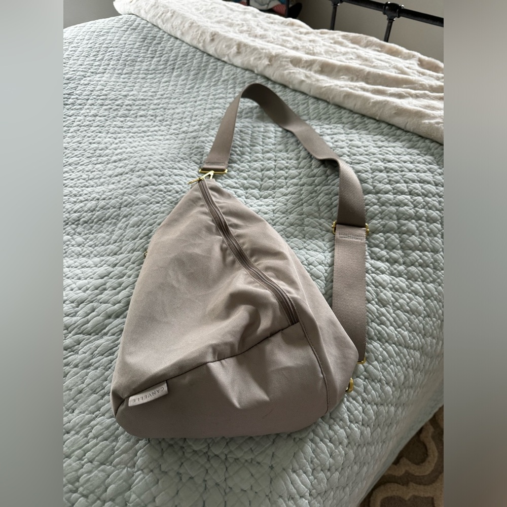 Brand new swing bag in grey.